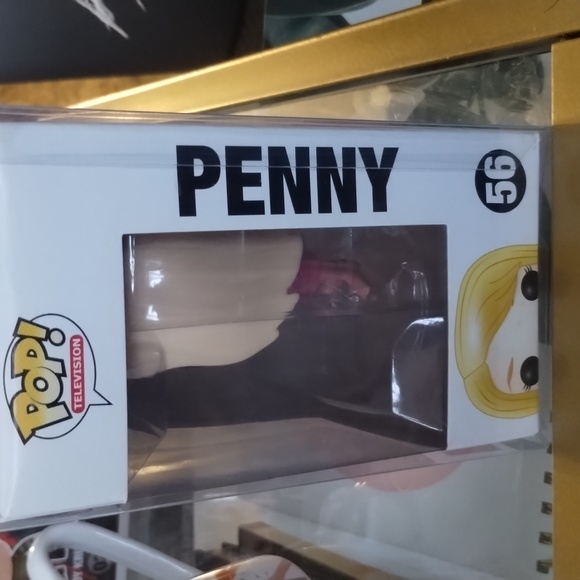 2012 red white box Big Bang theory Funko pop #56 penny - Picture 4 of 4